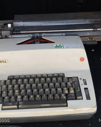 Macchina da scrivere olympia