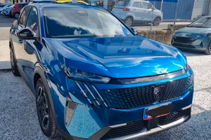 Peugeot ,E 3008