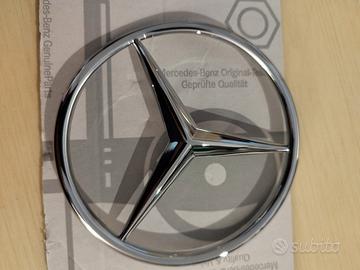 emblema posterore Mercedes r107