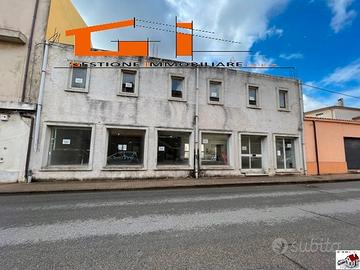 Macomer Locale Commerciale fianco CURAMED 450 mq