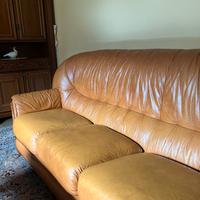 DIVANO E POLTRONE IN VERA PELLE VINTAGE