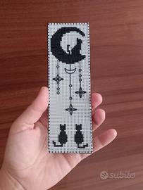 Segnalibro Gatti Luna Ricamato a Mano plastic canv