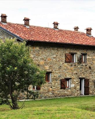 Casale rustico in pietra del 1995 Alto Piemonte