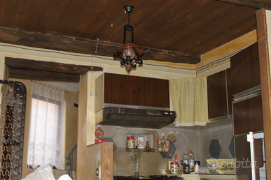 Casa su due livelli, scala interna