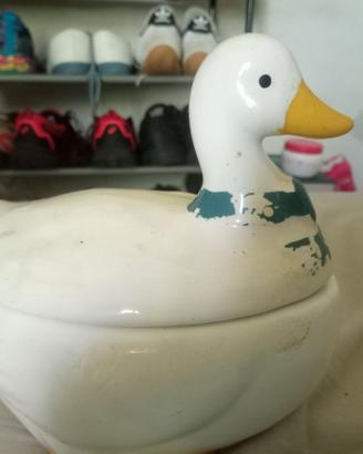 Biscottiera in ceramica dipinta a mano e smaltata