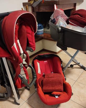 trio inglesina ed altri oggetti per bambini