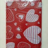 Tovaglia rossa con cuori San Valentino