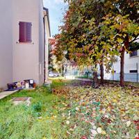 Moderna porzione di bifamiliare con ingresso indip