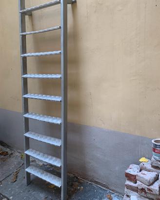 Scala in ferro