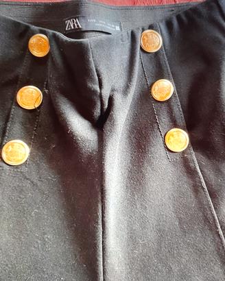 pantaloni neri aderenti