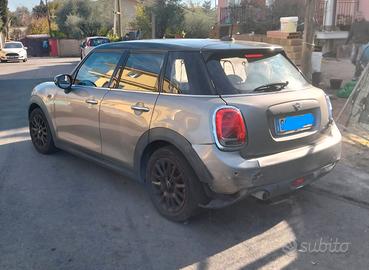 Mini one 75cv 65.000km incidentata.