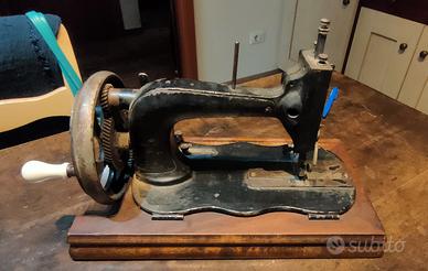 Macchina da cucire da collezione 
