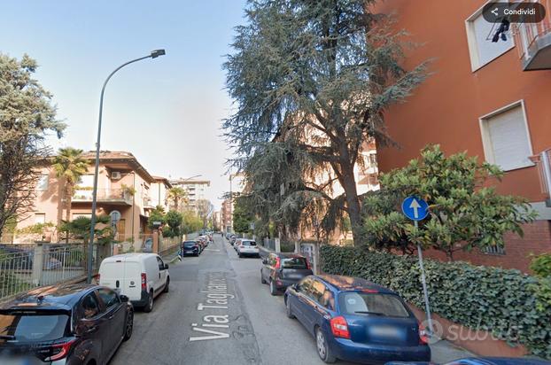 Trilocale con posto auto 750 EURO - Zona Mazzini