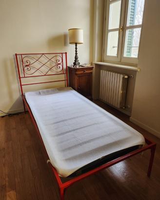Letto singolo rosso