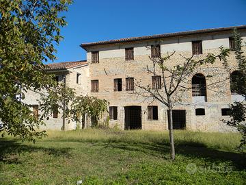 Vendita ex casa colonica al grezzo