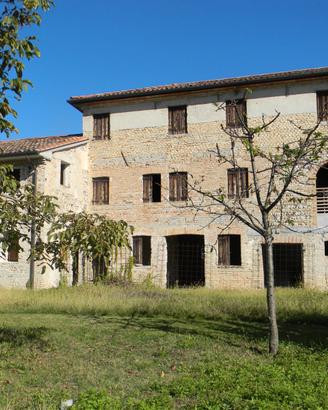 Vendita ex casa colonica al grezzo