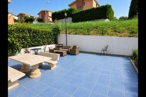 APPARTAMENTO CON AMPIO GIARDINO PRIVATO