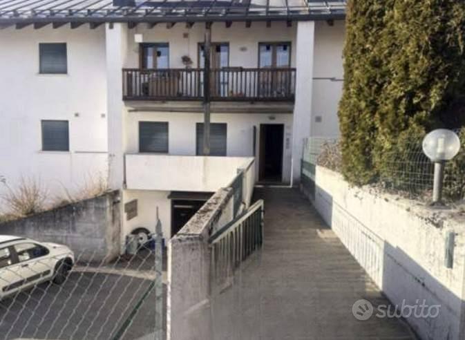 Immobile in asta di 145 m² con 3 locali e box auto - Vista 2