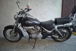 Suzuki vl250