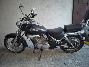 Suzuki vl250