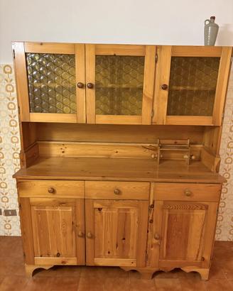 Credenza rustica in pino con alzata a vetri