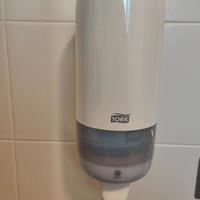 Dispenser a muro per sapone liquido