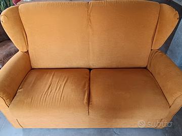 divano due posti  con seduta comoda