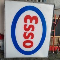 insegna esso