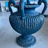 Vaso in ghisa neoclassico