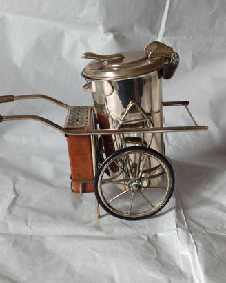 Carretto porta fiammiferi con pattumiera