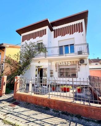 Villetta a schiera di 120 m² con 4 locali e box au