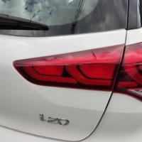 Fanale post dx int HYUNDAI I20 del 2015