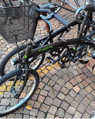 Due bicicilette pieghevoli