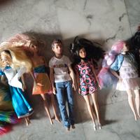 bambole Barbie varie