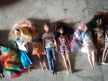 bambole Barbie varie