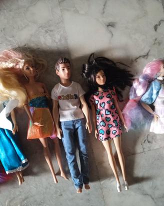 bambole Barbie varie