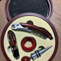 Set cavatappi + 2 tappi da vino