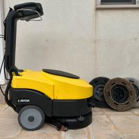 Lavasciuga pavimenti a batteria LAVOR L136B