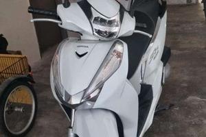 Honda SH 300 i - KM 25.000 COME NUOVO