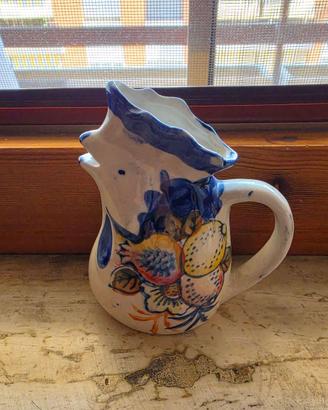 Brocca vintage in ceramica artigianale a forma di