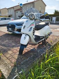 vespa GTS 300 
