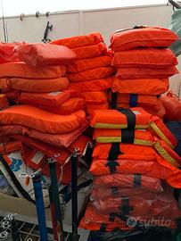 Giubbotti,serbatoi,parabordi,ancore,ciambelle