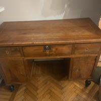 Scrivania antica in legno