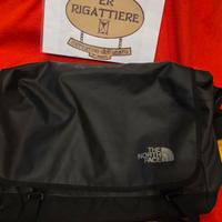 ER-STOCK-200 # BORSA THE NORTH FACE NERA APERTA
