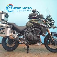 Triumph Tiger Explorer XC con tris bauletti GIVI
