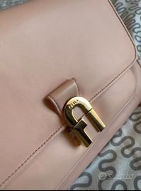 Borsa Furla modello cosy in pelle