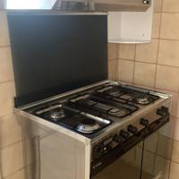 Cucina a gas con forno elettrico