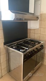 Cucina a gas con forno elettrico