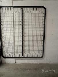 Rete matrimoniale in metallo con rinforzo centrale