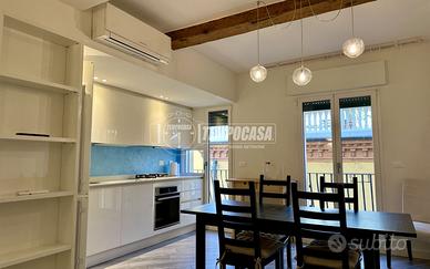 Appartamento a Bologna Via Castiglione 2 locali